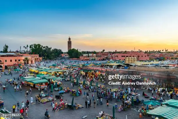 Place Jemaa el-Fnaa Marrakech coucher soleil 2025